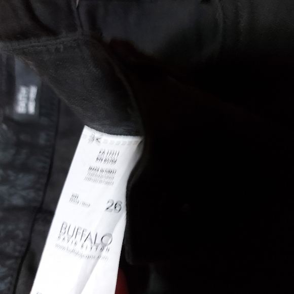 BUFFALO PATTERN/PRINT BLACK JEANS ! LIKE NEW !!! Super fun design ! - Picture 5 of 5